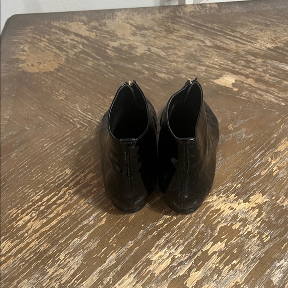 Elegant Black Patent Leather Ankle Booties - Picture 3 of 5